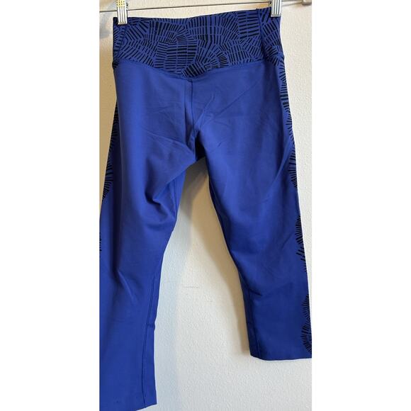 Nike Royal Blue Tribal Yoga Leggings Capris Legendary Print Dri Fit Training XS - Picture 12 of 12
